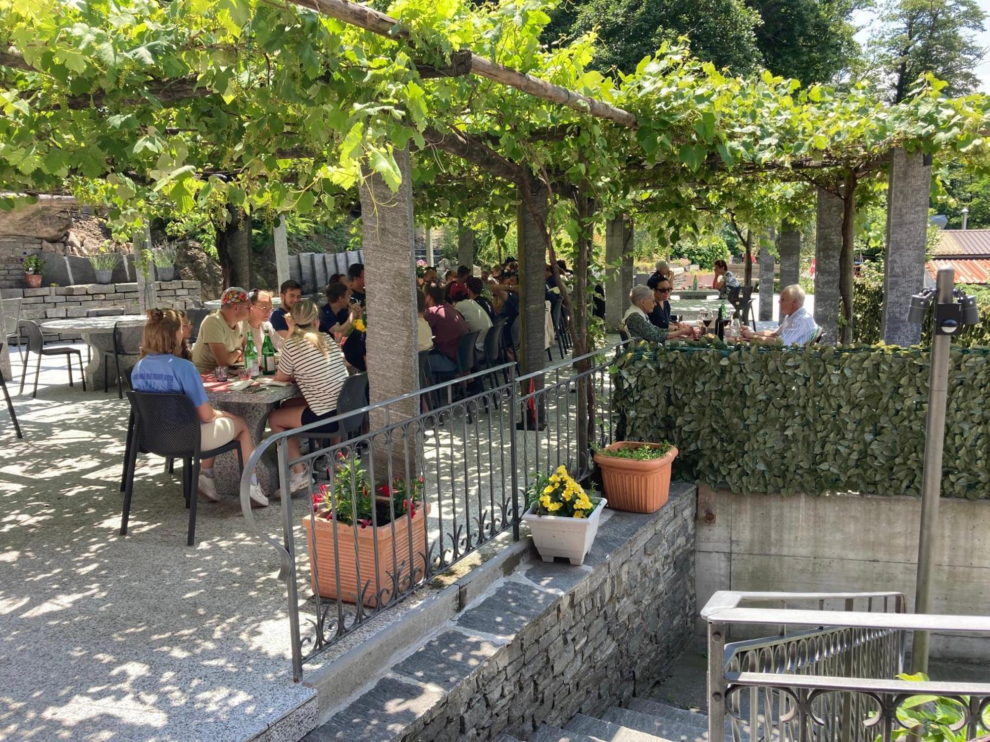 Hotel Ristorante Grotto Serta Lamone Exterior foto