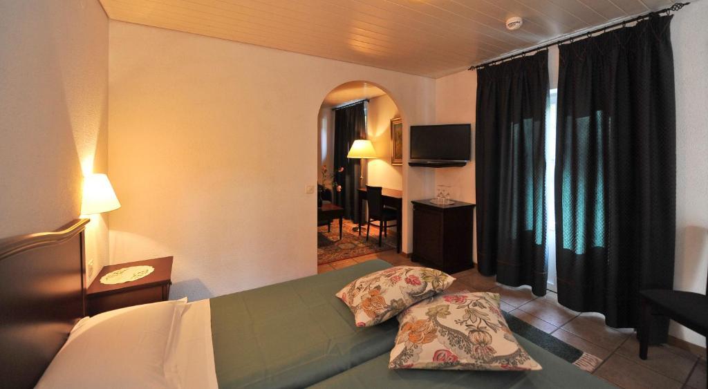 Hotel Ristorante Grotto Serta Lamone Quarto foto
